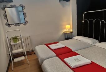 Bilbao Akelarre Hostel allows 18 year olds to book a room