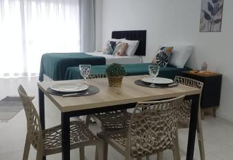 Studio no Bairro Cordeiros allows 18 year olds to book a room