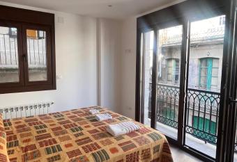 A de Juan has Balcony rooms