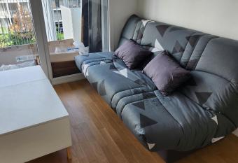 Close to Paris has Balcony rooms