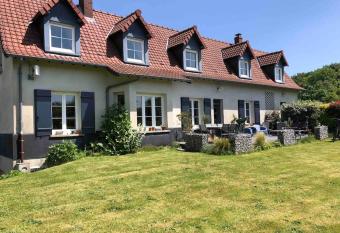 La long  re en Baie - au calme sur Saint Valery pour 4 allows 18 year olds to book a room