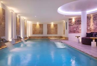 H  TELS &ASPA has Balcony rooms