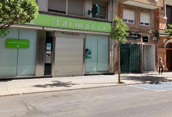 Alojamientos centro allows 18 year olds to book a room