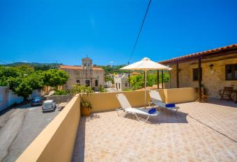 Christina Apartments 2 has Balcony rooms