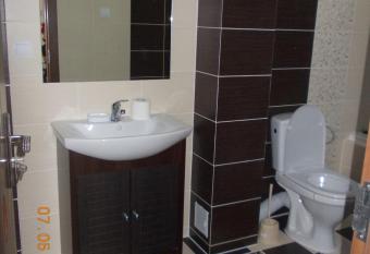 Casa Neluta allows 18 year olds to book a room