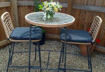 theoldgarage has Balcony rooms