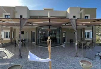 Dolce & Vitaa has rooms with a private hot tub