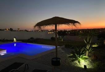 Serendipia allows 18 year olds to book a room