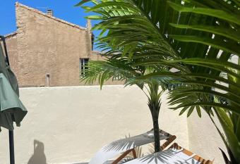 Honey Room au centre de Narbonne has Balcony rooms