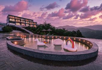 Yulan Hakocate has Balcony rooms