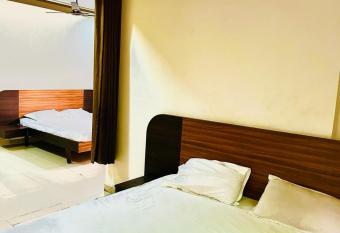 hotel aavkar has Smoking/Balcony rooms