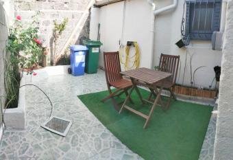 Petite maison    Drancy has Balcony rooms