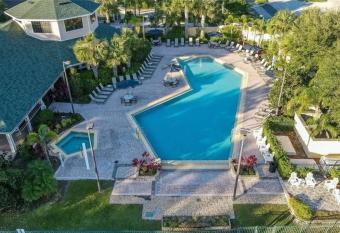 Comfy & Cozy 3bd Apt Minutes from Disney! allows 18 year olds to book a room