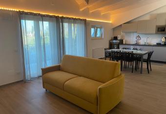 Cilento Contemporary House con idromassaggio Jacuzzi   has rooms with a private hot tub