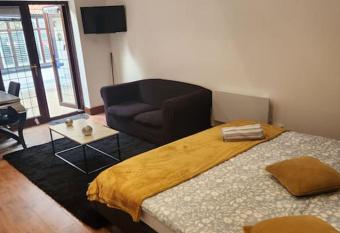 Cosy Studio Flat allows 18 year olds to book a room