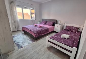 Apartman Jelena has Balcony rooms