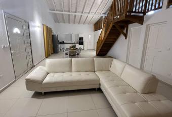 Maison O   Mahana has Balcony rooms