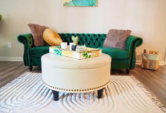 Amaris I Emerald Point by Debra allows 18 year olds to book a room