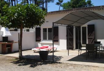 LES BRUYERES has Balcony rooms