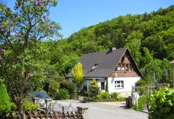 Haus am Waldrand has Balcony rooms