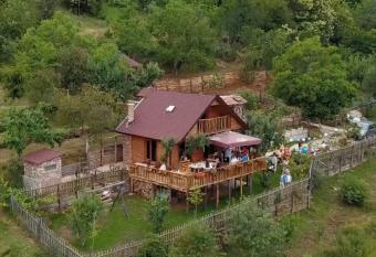 Guesthouse Pogradec has Balcony rooms