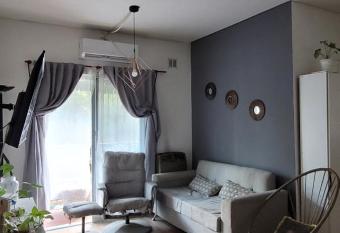 Alojamiento a 10min del aeropuerto has Balcony rooms