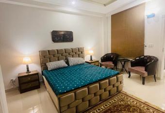 Bhurban Luxury Apartments has Balcony rooms