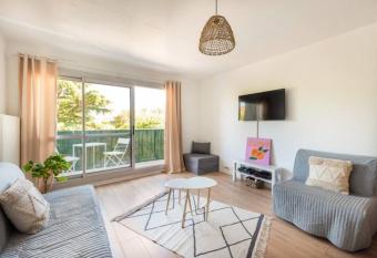 Grand studio pro calme proche centre commodit  s has Balcony rooms