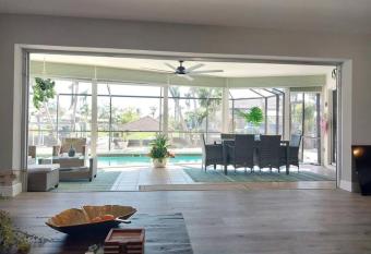 Waterfront Remodeled Home PrivatePool & Boat Dock allows 18 year olds to book a room