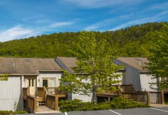 Eagle Trace at Massanutten has rooms with a private hot tub