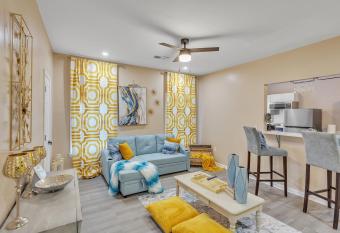 Midtown Marvel - 1BR Oasis by Overton Park apts has Balcony rooms