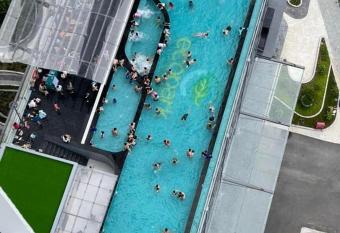 C  n h    chung c   cao c   p has Balcony rooms