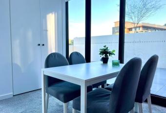 Bel-Center Spacious 2Beds Apt with 2 Free Parks allows 18 year olds to book a room