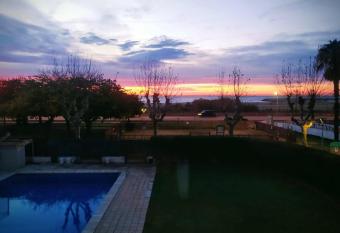 Suite con piscina en la playa has Balcony rooms