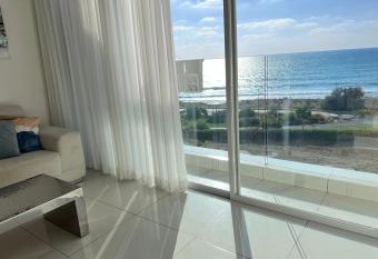 Paradiso allows 18 year olds to book a room