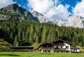 Mittereggalm has Balcony rooms