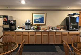 Lakeshore Inn & Suites has Balcony rooms