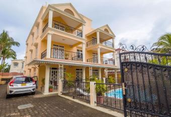 R  sidence Le Palmier has Balcony rooms