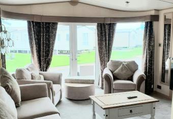 The James Lodge has Balcony rooms