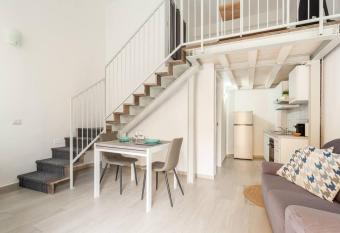 La Casa di Manu allows 18 year olds to book a room