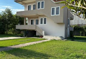 Hostel Rinas has Balcony rooms