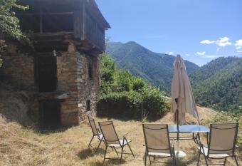 Casa La Casera allows 18 year olds to book a room