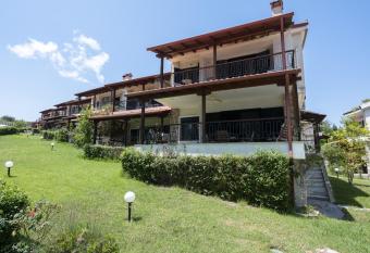 #Luxlikehome Serenity Villa allows 18 year olds to book a room