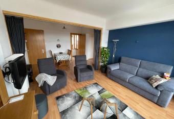 Appartement 2    4 personnes au centre du village has Balcony rooms