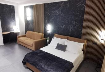 Sicily Milazzo SeaFront Rooms allows 18 year olds to book a room