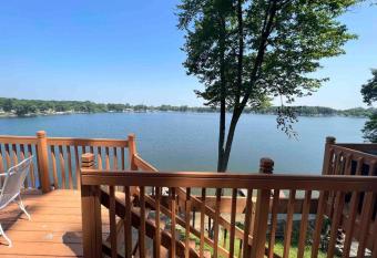 Lakin' It Easy allows 18 year olds to book a room