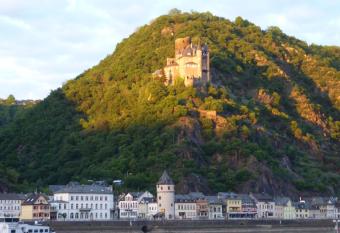 Hotel am Markt Sankt Goar allows 18 year olds to book a room
