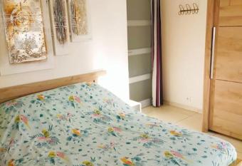 Maison familiale charmante has Balcony rooms