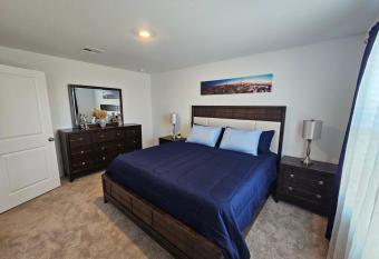 COZY K&BM TOWHOME has Balcony rooms