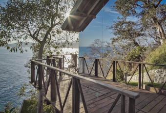 Suite Master King Casa Tokipa, Ocean View allows 18 year olds to book a room